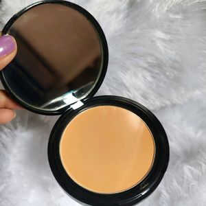 VELVET COMPACT POWDER