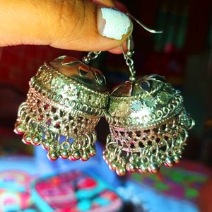 4 BEAUTIFUL EARRINGS & 1 BANGLES