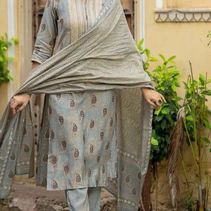 Libas Regular Kurta With Trousers And Dupatta