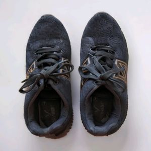 Unisex  Black Shoes