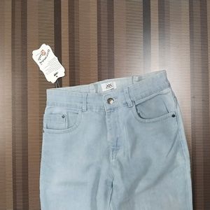 Q-82 Size 28 Slim Fit Women Denim Jeans