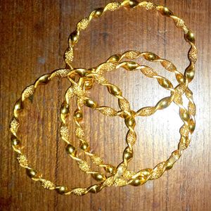 Golden Bangles (4 Pieces)