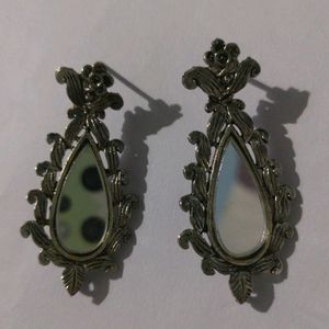 Earrings Mirror