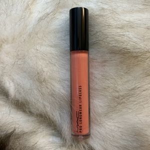 Mac Pro Long wear Lipglass