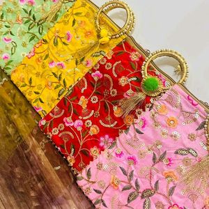 CLEARANCE SALE 10 PCS BEAUTIFUL HAND BAGS