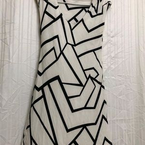 Top Note White And Black Dress