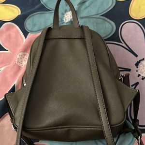 Guess Small Bagpack