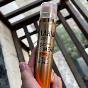 Lakme Sun Expert 1% Nia-VIT C Sunscreen, SPF 50 PA