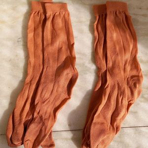 2 Pairs Of Thumb Socks