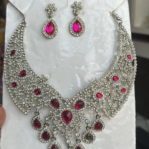 Womens Heavy Neckalce