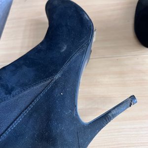 Closed Heels Cum Boots