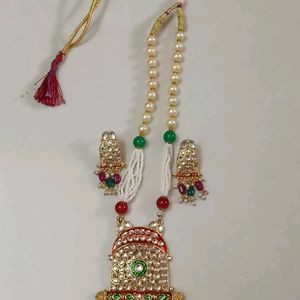 Beautiful Kundan Long Necklace With Earrings.