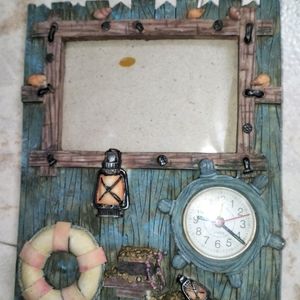 Photo frame With Clock