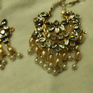 Beautiful Kundan Set With Earrings And Tikka