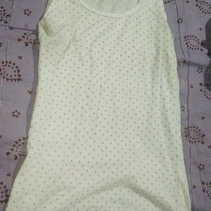 sleeveless top white with red dots