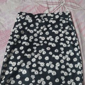 Black Skirt With White Flowers Print