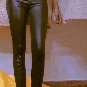 Black Glossy Skinny Fit Pant🖤✨