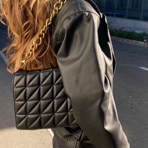 Zara Quilted Chunky Chain Shoulder Bag.