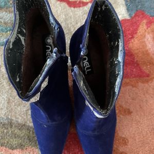 Stylish Blue Suede Party Shoes