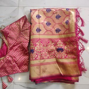 Stunning Rani Pink Saree With Stitched Blouse 💗