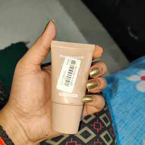 Mama Earth Glow Serum Foundation