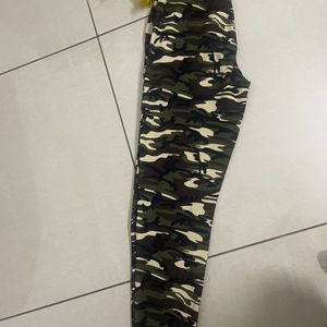 Camouflage Fitted Leggings