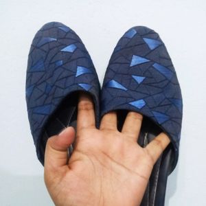 Navy Blue Mojari.