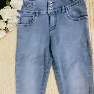 Gry Jeans