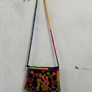 ETHNIC SLING BAG PERFECT FOR OUTGOING