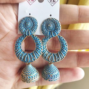 Cute Blue Earnings