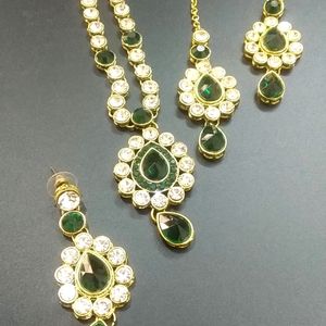 GREEN & WHITE ETHNIC KUNDAN STONE NECKLACE SET