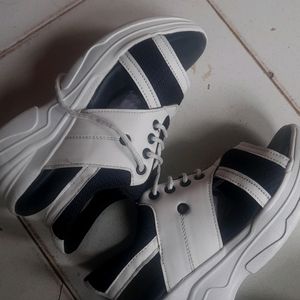 Stylish Casual Footwear For Women Size 6