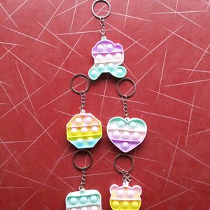 5 Popet Keychains