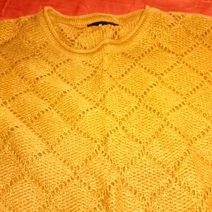 Unisex Beautiful Yellow Sweatshirt For Winters