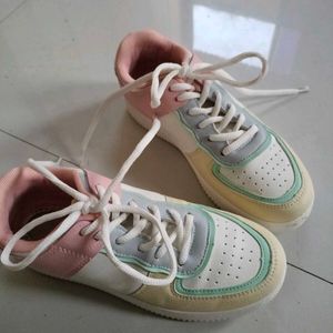 Women Peach And cream Colorblocked Sneakers