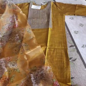 Women Silk Blend Kurta Pant with Dupatta Set