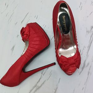 Red Stellitoes Pumps High Heels👠