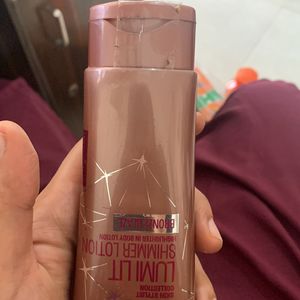 Lakme Lumi Lit Shimmer Lotion