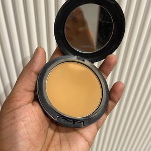 Studio Fix Powder Plus Compact Foundation - NC42