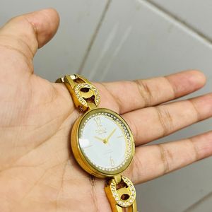 Golden Diamond Watch With Cell