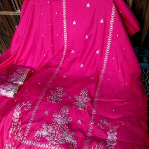 Majenta clr embroidery work or sippi paip jari