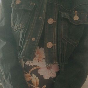 crop denim jacket