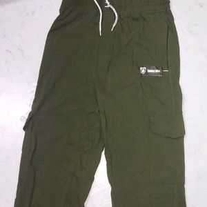 Green Joggers Pant New Never Used Have Many Pocket