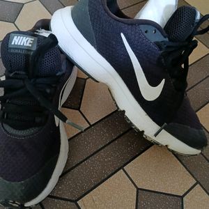 Nike Run All Day Sneaker