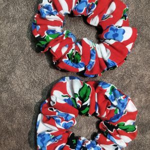 2pc Floral Scrunchies 🛒