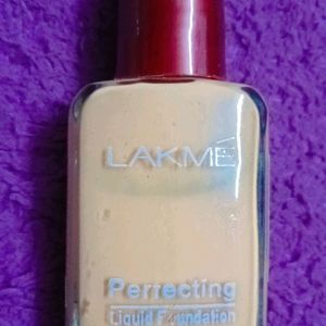 Lakme Perfecting Liquid Foundation