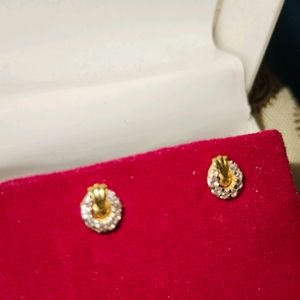 22ct Gold Studs