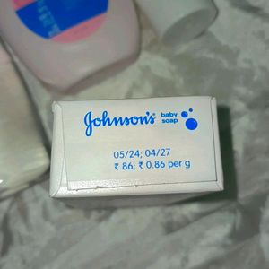 Johnson's Baby Skin Care And Bath Combo