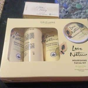 Papaya facial kit and Milk Soap Free