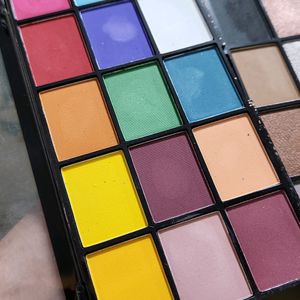 Makeup Revolution Palettes Combo